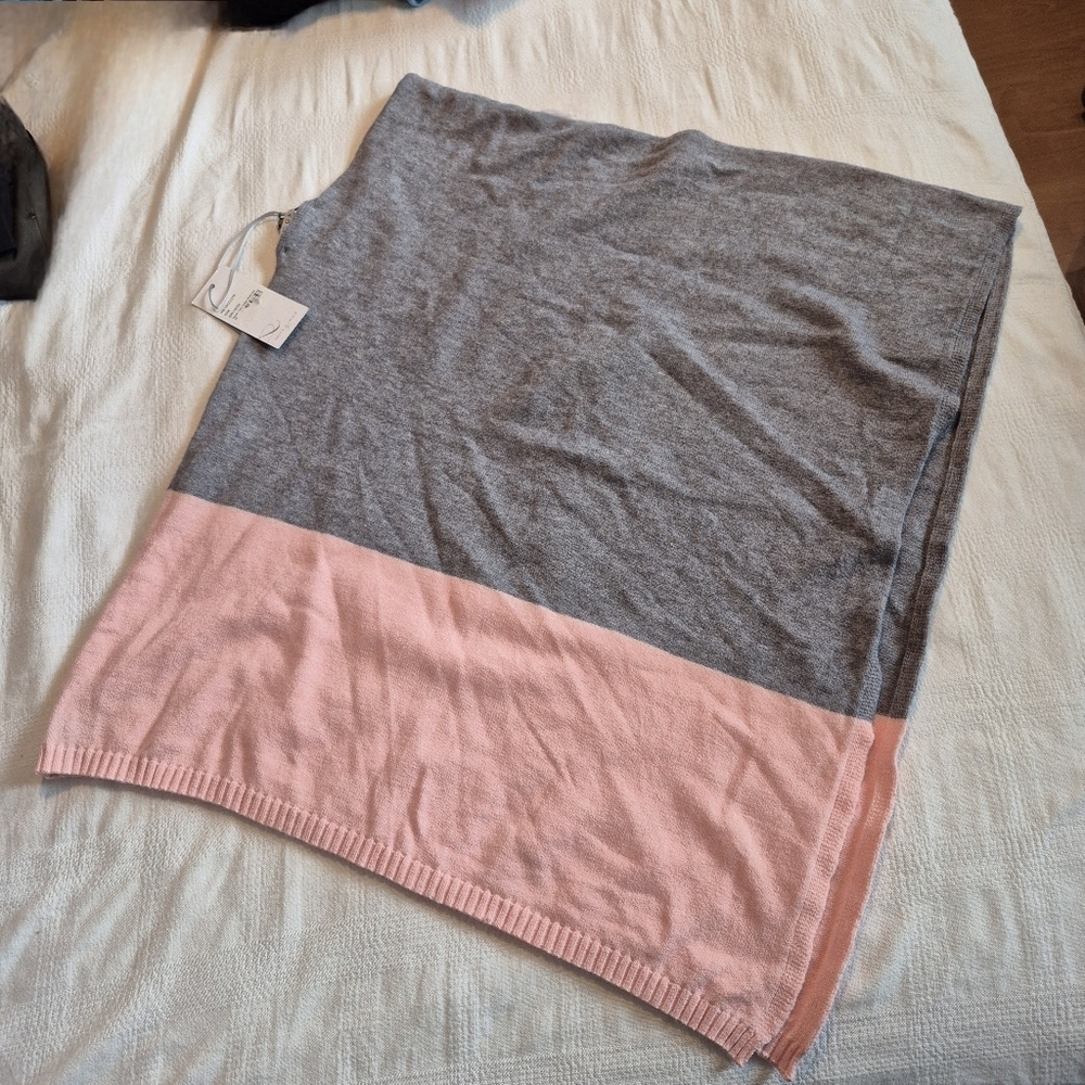 Kelly & Grace poncho Color Block Cape Asymmetrical GreyRose NWT